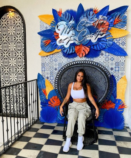 Nicole A Foster model high quality pics