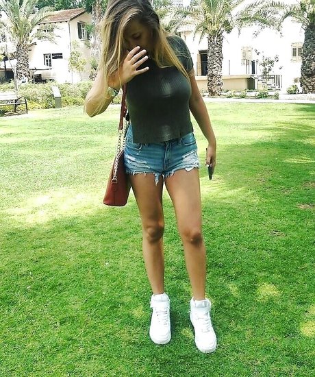 Luan Raviv star adult photos