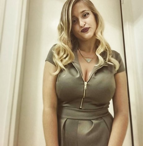 Luan Raviv sex star photo