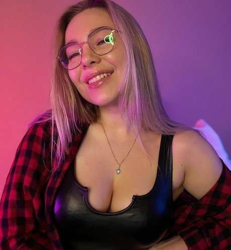 Charevna xxx model img