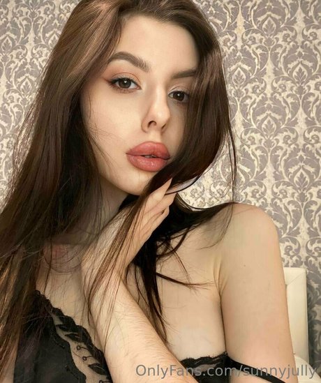 sunnyjully xxx pornstar image