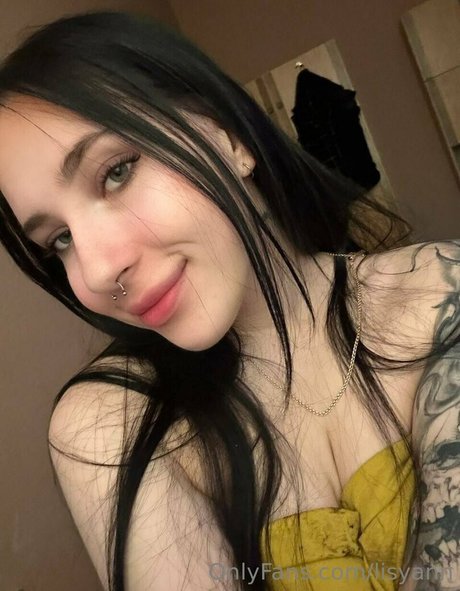 kira lovely model top pictures