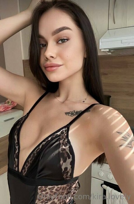 kira lovely free actress images