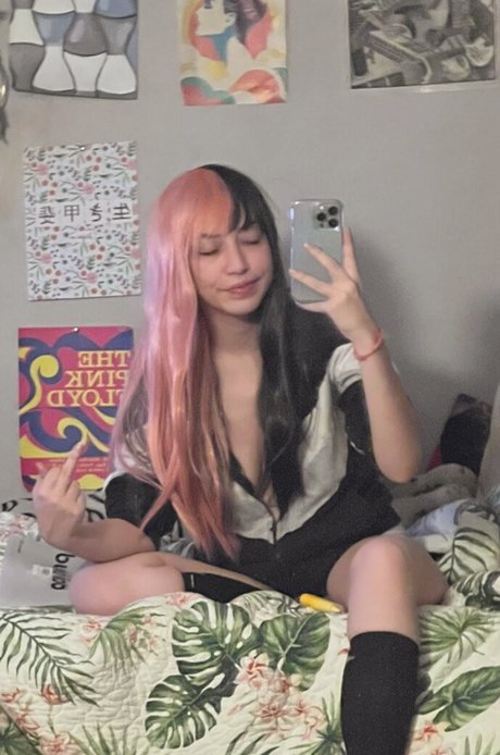 leez_____ erotic star image