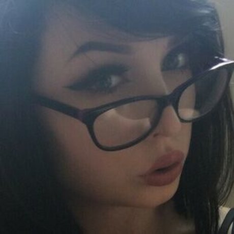 Strawberrybih model high quality picture