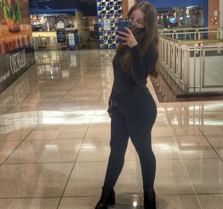 Julihcsgo model naked photo