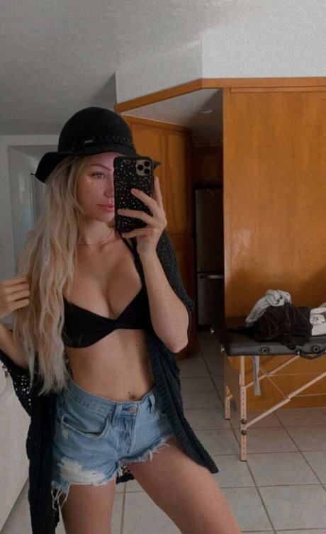 BeccaBangs sexy star gallery