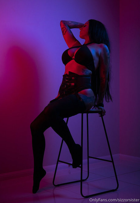 sizzorsister nudes pornstar image