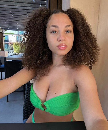 Jada Durroh pretty model galleries