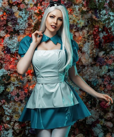 MaidMight model xxx photo