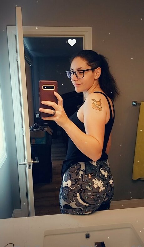 littleeevee66 adult model galleries