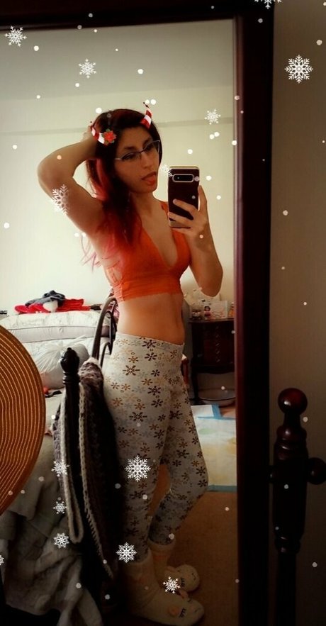 littleeevee66 model nude gallery