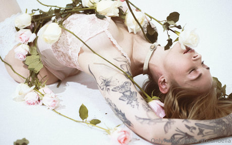 Sarahvandella hot pornstar photos