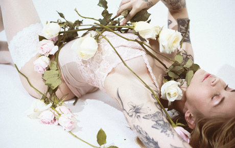 Sarahvandella top star picture