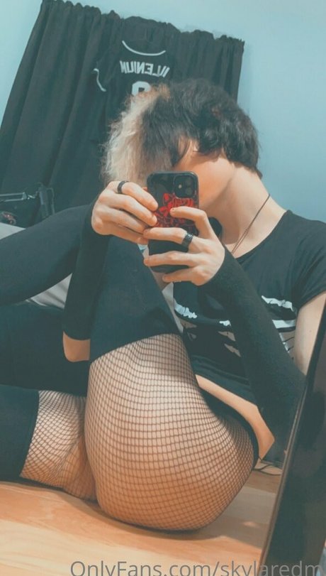 skylaredm free star photo