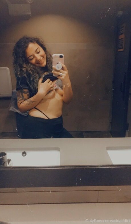 acidaddict model free pictures