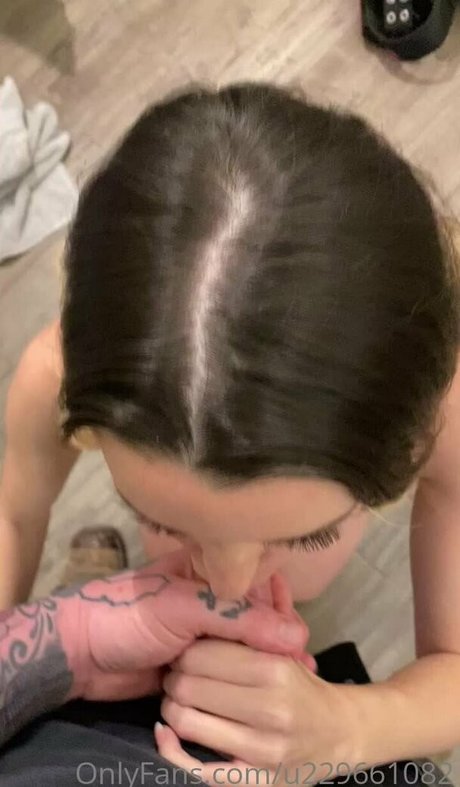 Becca Bangs nude actress pics