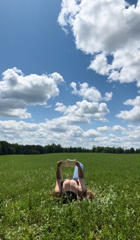 Uwu hours erotic model image