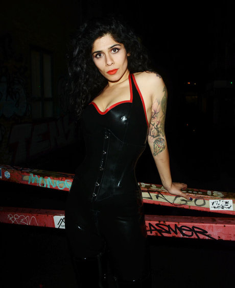 mistresssophiasahara sexy model picture