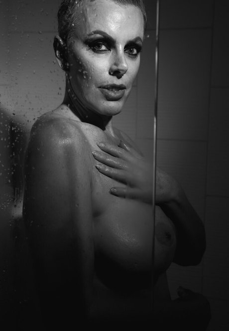 Madame Elise model free gallery