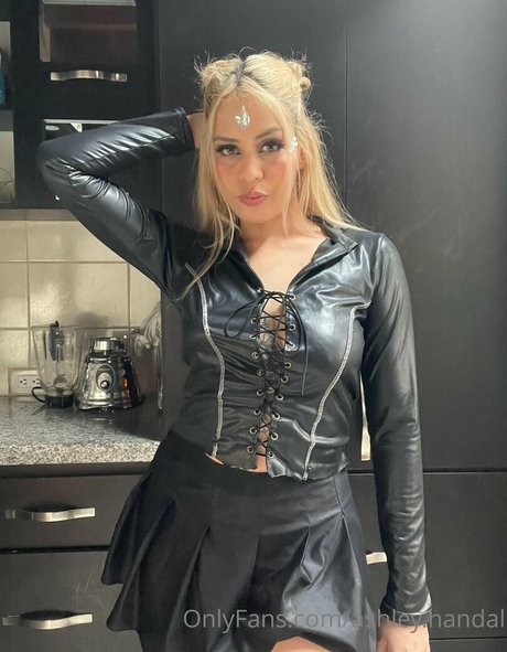 Ashleyrodriguezm model sexy photo