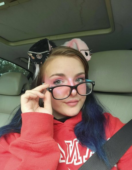 lilydarkofree thumbnail