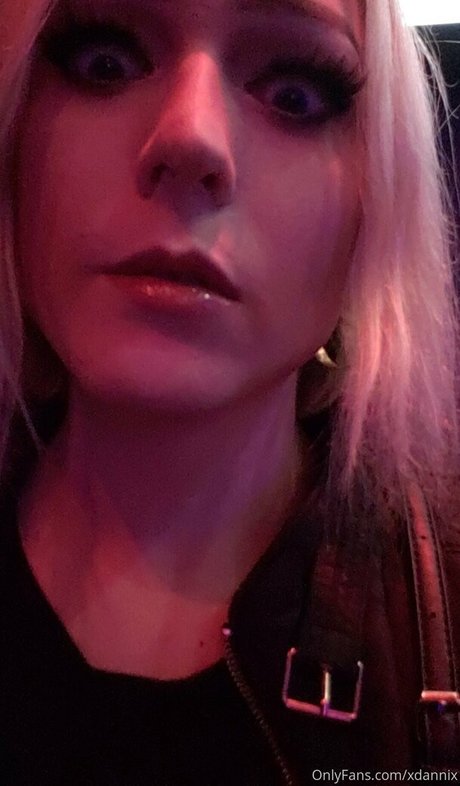 xdannix nude model images