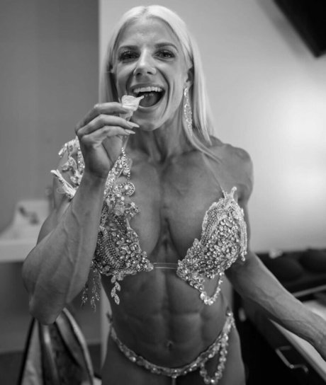 Asha Coulthard free model images