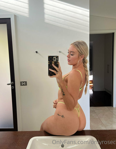 onlyrosec pornographic model img