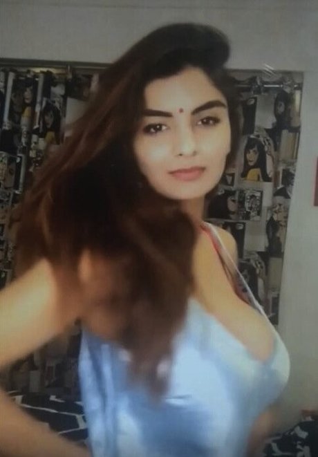 Anveshi Jain model beautiful picture