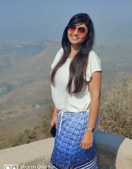 Anveshi Jain erotic star galleries