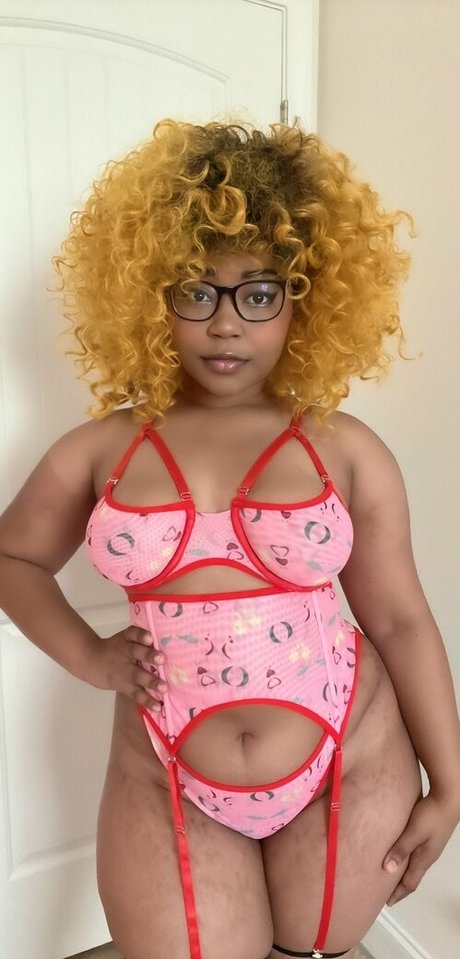 thigh high boots onlyfans naked pic