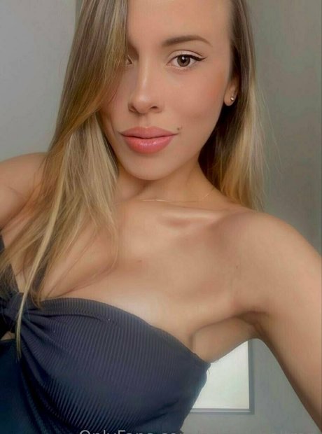 andreabeltran star top picture