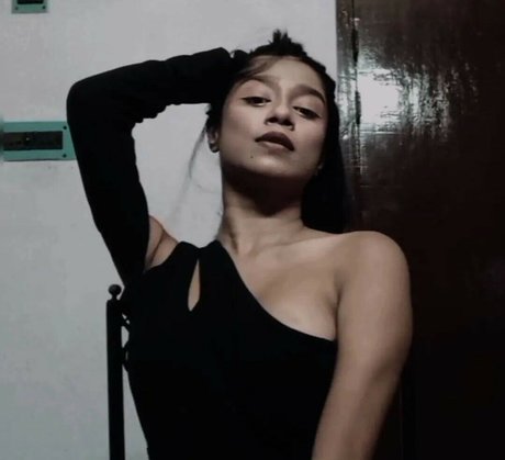 Uva Roy adult actress archive