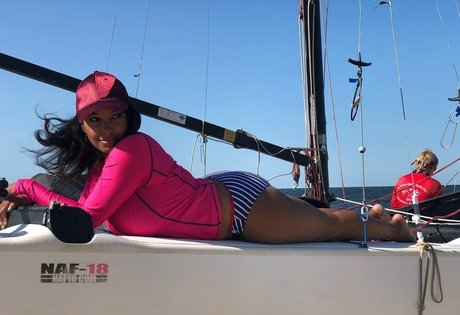 Local TV Presenters model hd archive