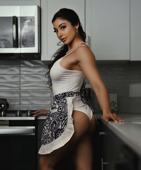 Arianna Grace hot model pictures