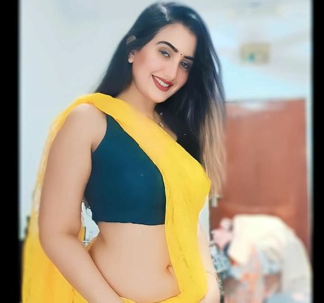 Aniza Hazel sex model pic