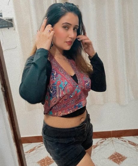 Aniza Hazel high quality model img