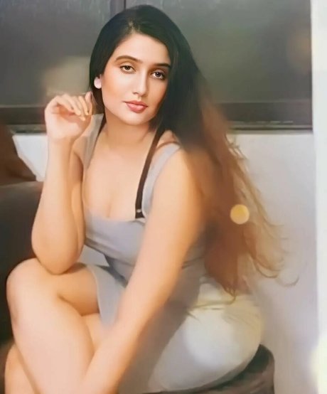 Aniza Hazel star beautiful photo