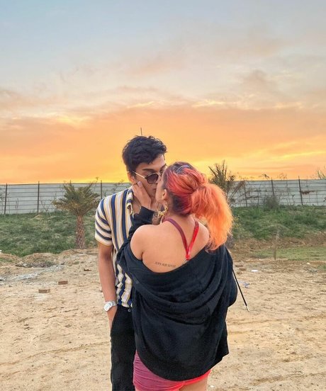 tvishagulatii model adult images