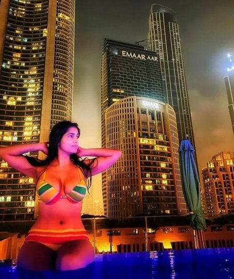 Pratika Sood hot actress photo