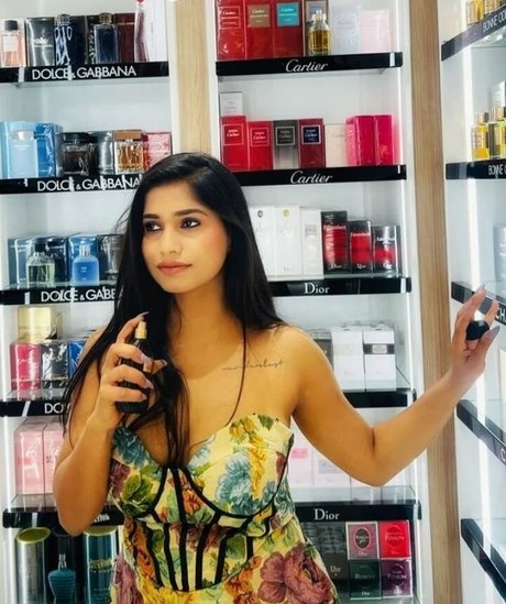 Pratika Sood top star picture