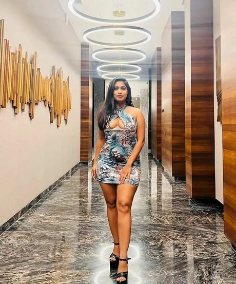 Pratika Sood pretty pornstar gallery