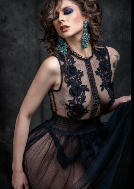 madame clarisse model pic