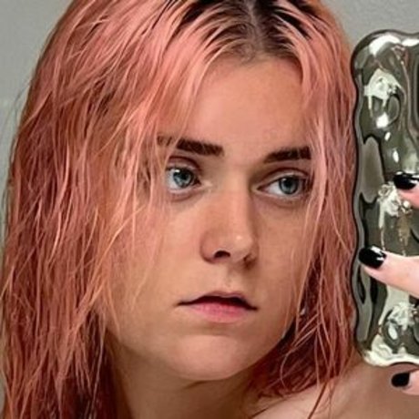 Erin Dougal top star pic