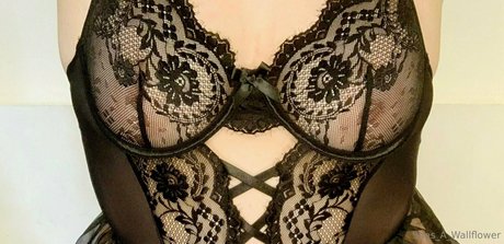 shes a wallflower actress image