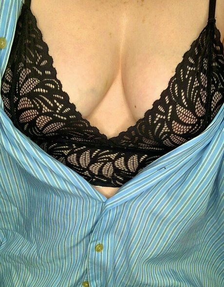 shes a wallflower hot star archive