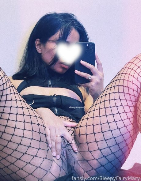 SleepyFairyMary xxx star photo