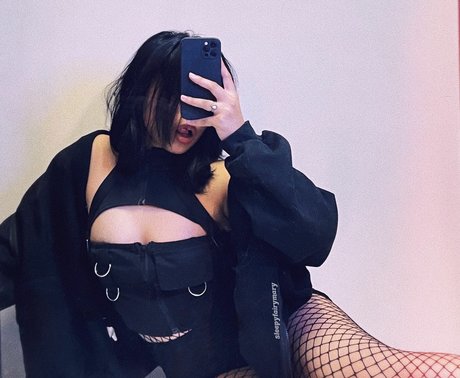 SleepyFairyMary pretty pornstar photos