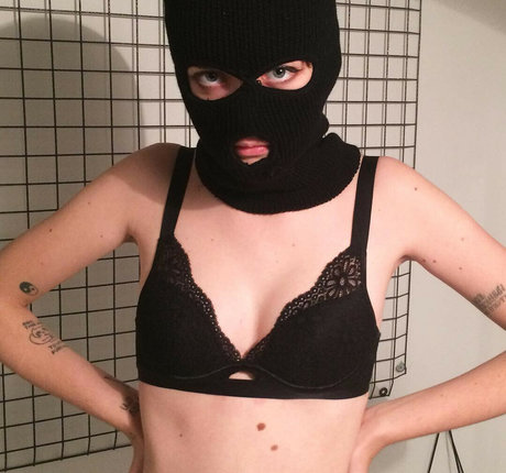 fraukrauze nude model archive